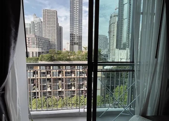 度假居 Luxury In Khlong Toei Views Skytrain Access *